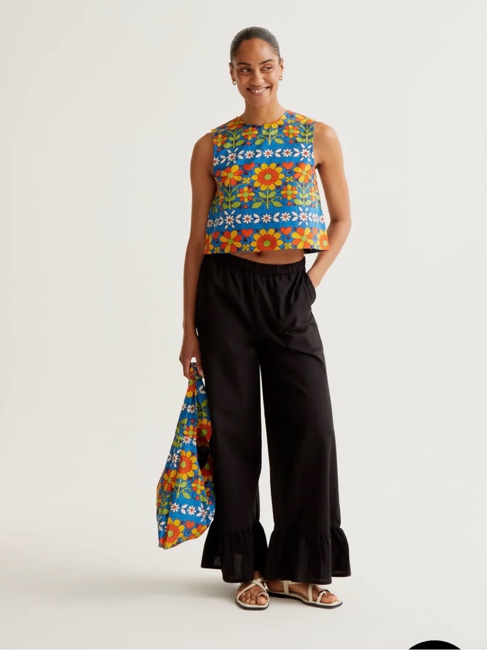 Compañía Fantástica- Black Ruffle-Hem Wide Leg Pants - Women